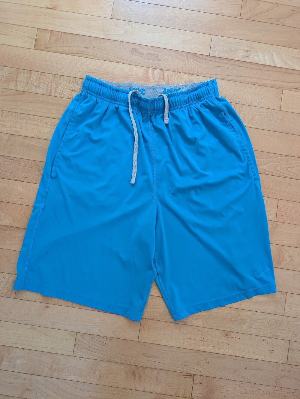 Men's Nike Dri-Fit Shorts, Elastic Waistband and Drawstring Closure - Size Large